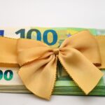 Isplate bonusa na zaradu zaposlenima gift-7724803_1920